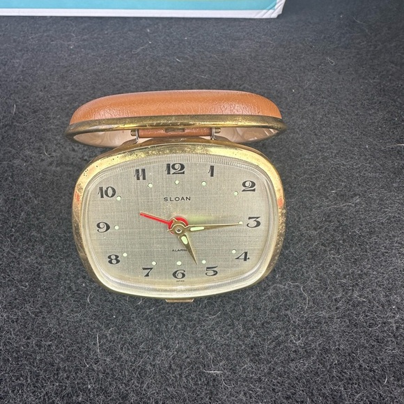 Elegant Tan Leather Case - Picture 1 of 5